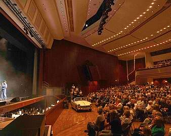 Festaufführung des Musiktheaters „Blues Brothers – Unterwegs im Auftrag des Herrn“, ein Rhythm- & Bluesical auf die Bühne gebracht vom Graf-Zeppelin-Gymnasium