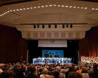 Festaufführung des Musiktheaters „Blues Brothers – Unterwegs im Auftrag des Herrn“, ein Rhythm- & Bluesical auf die Bühne gebracht vom Graf-Zeppelin-Gymnasium